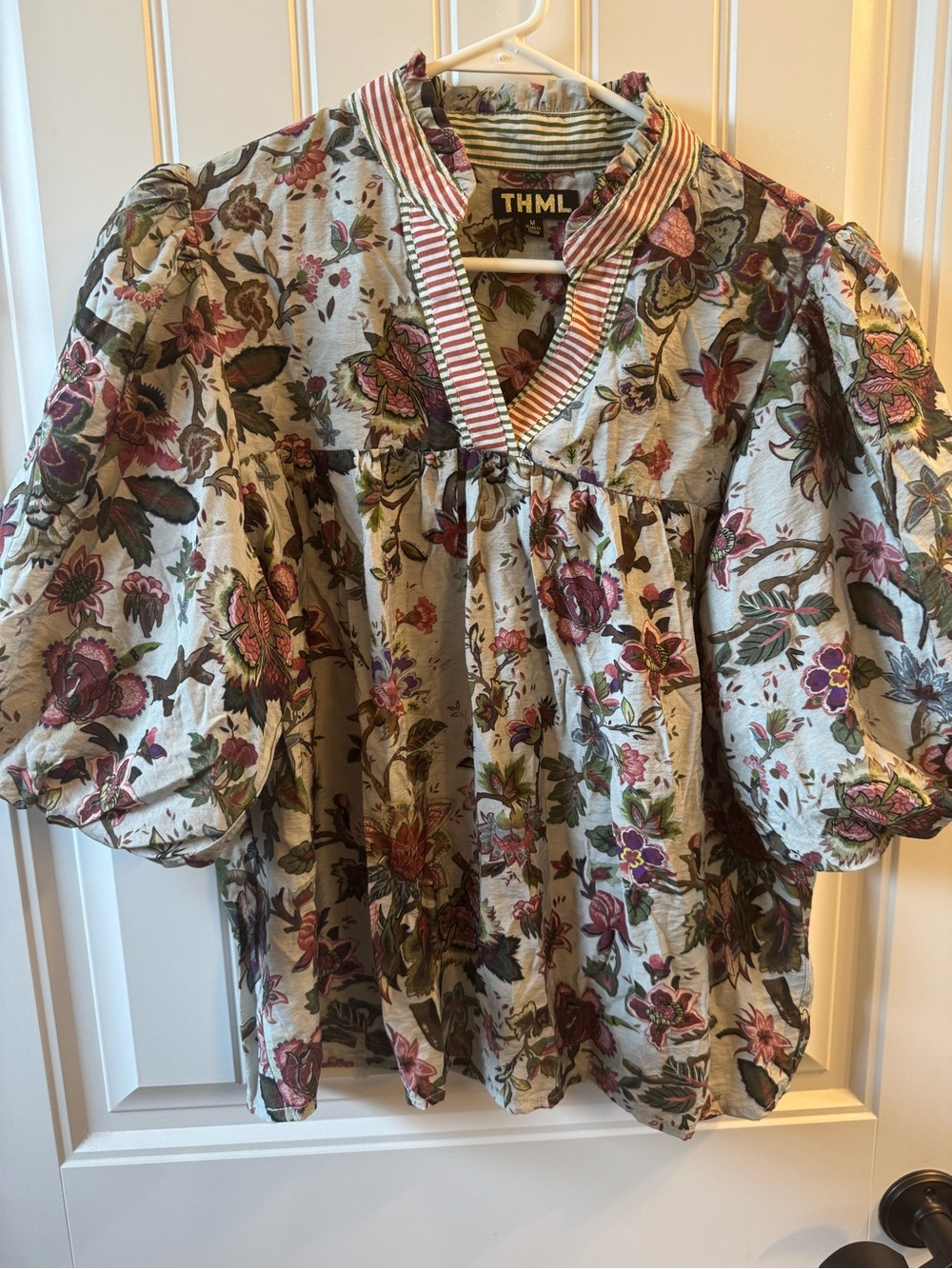THML Fall For Me Floral Puff-Sleeve Blouse Medium - Picture 2 of 12